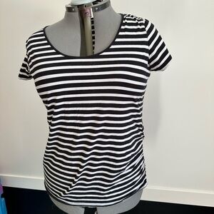 **3 for $15**Maternity Old Navy Black and White Fitted Short Sleeve T-Shirt